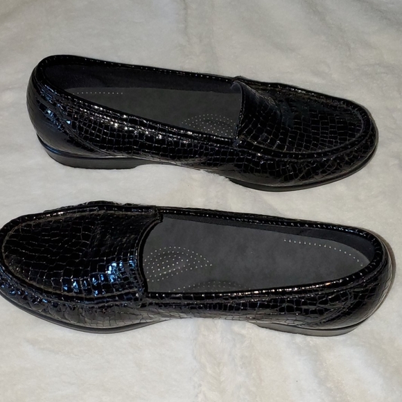 SAS Simplify Patent Leather Crocodile Loafers - Picture 4 of 9